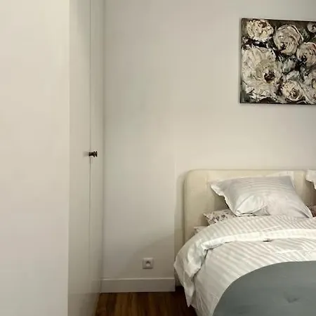 Apartment Roc Eze